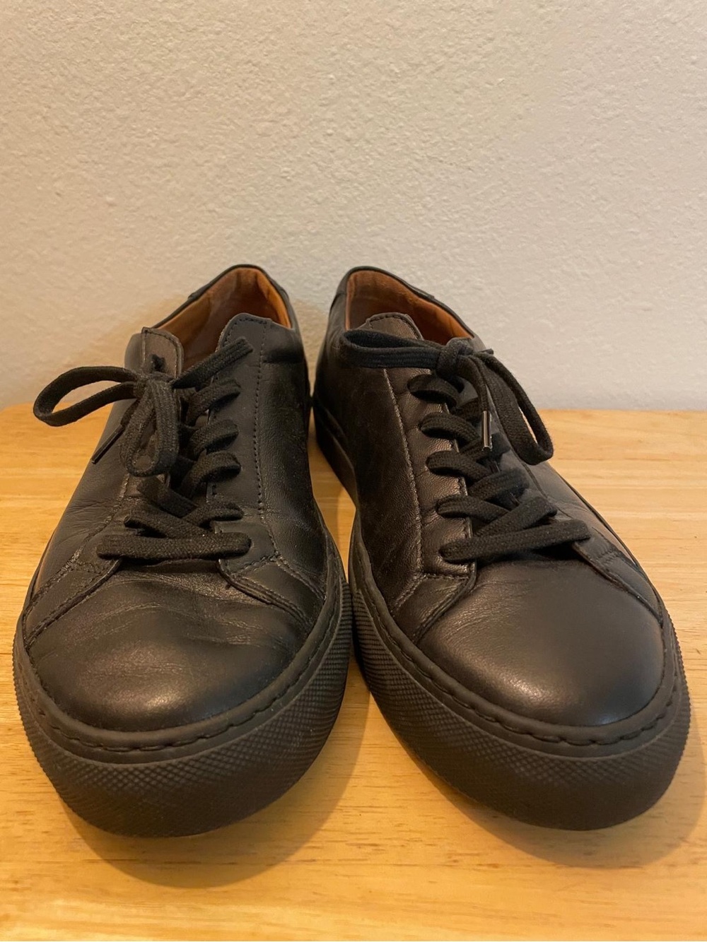 Gustin Black Leather Low-Top Men's Sneakers